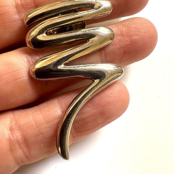 Silver tone squiggle vintage pin - Picture 2 of 6